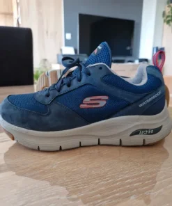 Skechers U.S.A model Render Arch-Fit Waterproof rozmiar 41 wkładka 26,5 cm