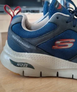 Skechers U.S.A model Render Arch-Fit Waterproof rozmiar 41 wkładka 26,5 cm