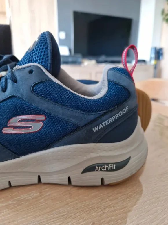 Skechers U.S.A model Render Arch-Fit Waterproof rozmiar 41 wkładka 26,5 cm