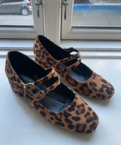 Sko med hæl