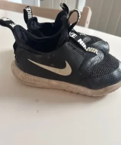 Skor Adidas