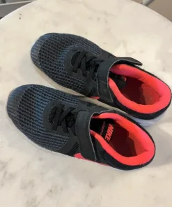Skor från Nike strl 31