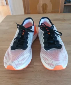 Skor i nyskick från Under Armour storlek 44,5