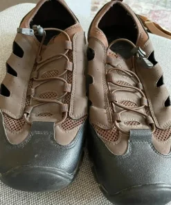 Skor storlek 45