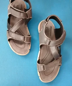 Skórzane sportowe sandały Ecco r.40