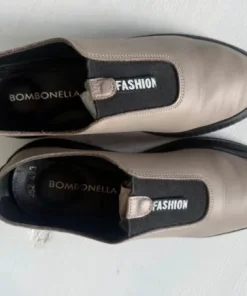 Skórzane wsuwane sneakersy Bombonella – beż/czerń, wygodne, minimalistyczne