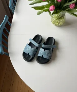 Slip in sandaler i denim look