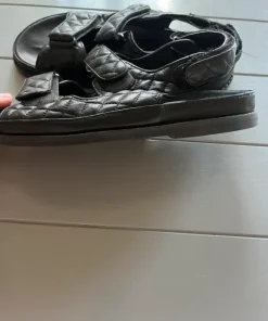 Smart sort sandal