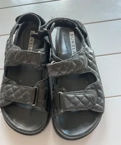 Smart sort sandal