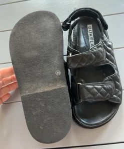 Smart sort sandal