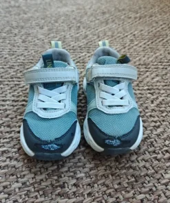 Sneakers från Linear i teal