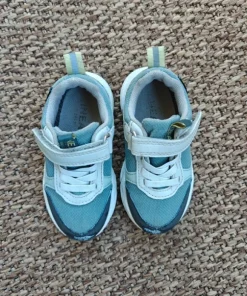 Sneakers från Linear i teal