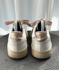Snygga sneakers från VEJA