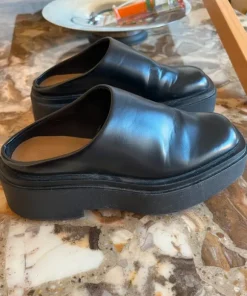 Sorte clogs