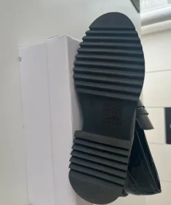 Sorte lak-loafers med chunky sål – str. 40