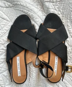 Sorte sandaler