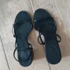 Sorte sandaler