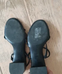 Sorte sandaler