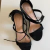 Sorte sandaler