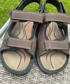 Ställbara sandaler