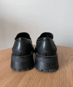 Stradivariuksen loafersit