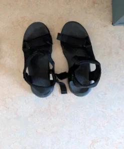 Svart sandal