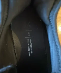 Svart sneaker storlek 43