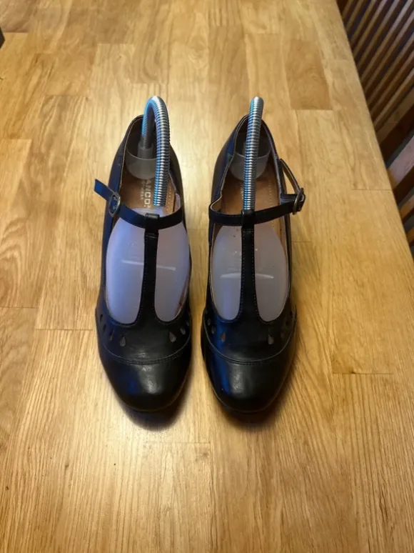 Svarta klackskor Bianco footwear Storlek 38