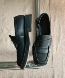 svarta loafers Vagabond 37