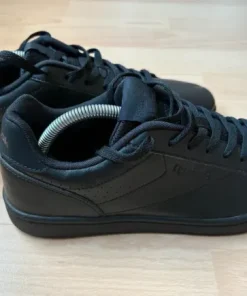 Svarta Reebok, 42