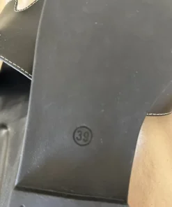 Svarta sandaler storlek 39