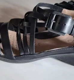 Svarta sommarskor/sandaler stl 37