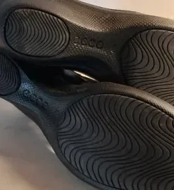 Svarta sommarskor/sandaler stl 37