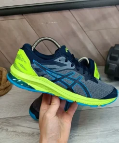 Szare czarne buty sportowe do biegania daily sneakersy Asics GT 1000