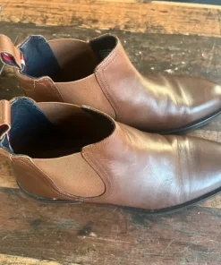 Tommy Hilfiger chelsea boots