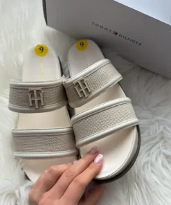 Tommy hilfiger kremowe beżowe białe klapki wsuwane klapeczki wygodne letnie