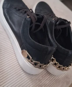 Tommy Hilfiger lædersneakers med guldkæde – Str. 40