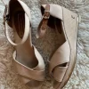 Tommy Hilfiger sandaler i beige og guld str 38