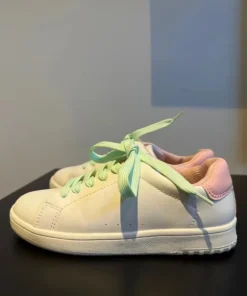 👟🌸Tommy Hilfiger sneakers – Storlek 33