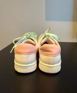 👟🌸Tommy Hilfiger sneakers – Storlek 33