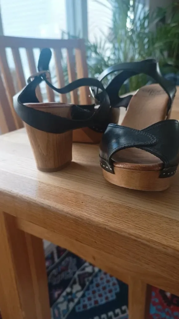Träskor med klack 7-8 cm.ovandidan läder 150kr