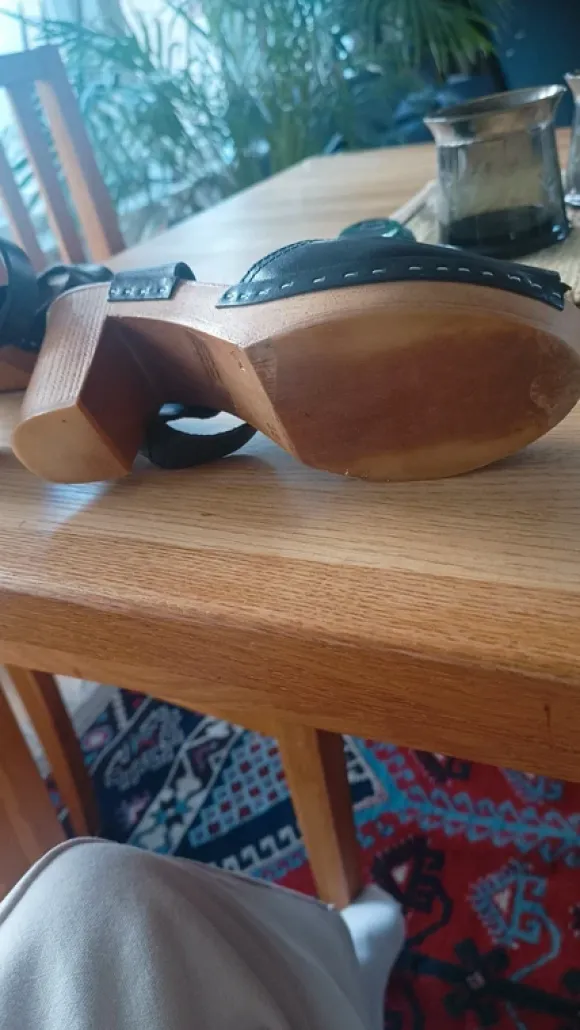 Träskor med klack 7-8 cm.ovandidan läder 150kr