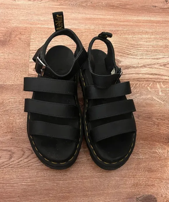 Tytuł: Sandały Dr. Martens Blaire Black damskie 41 platforma