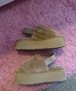 UGG sandaler tofflor med platå