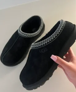 UGG tasman
