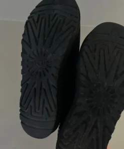 UGG tasman