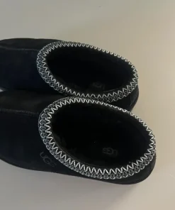 UGG tasman