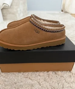 Ugg Tasman