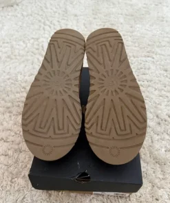 Ugg Tasman