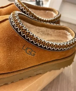 UGG Tasman